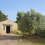 לינה וארוחת בוקר Bio At Us 3*